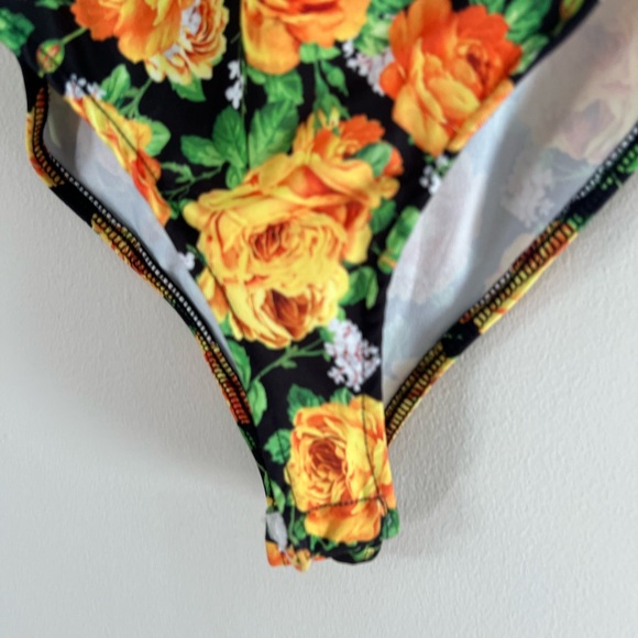 Zara woman’s floral cross Neck bodysuit top - Picture 12 of 16